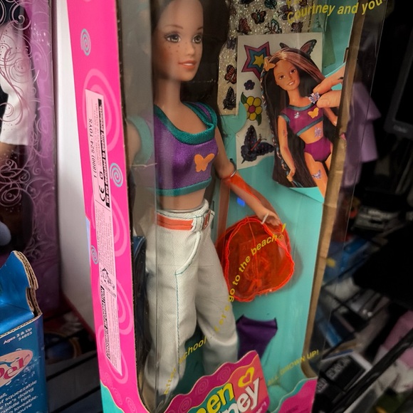 1996 TEEN COURTNEY ALL GROWN UP BARBIE DOLL - Picture 3 of 16